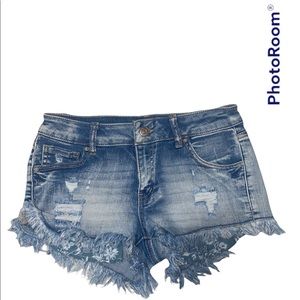 Distress frayed jeans shorts